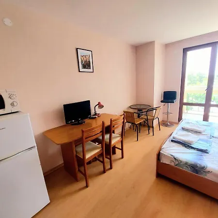 Otel Prestige Studio First Line On The Sveti Vlas