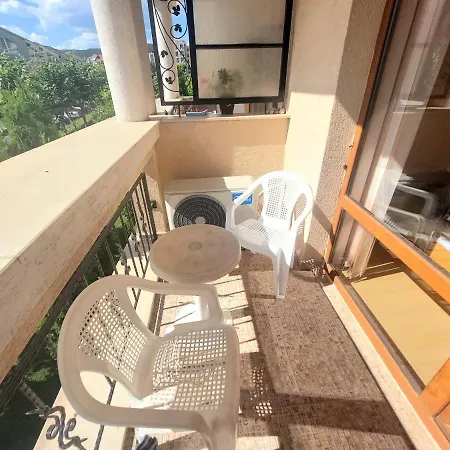 Prestige Studio First Line On The * Свети Влас