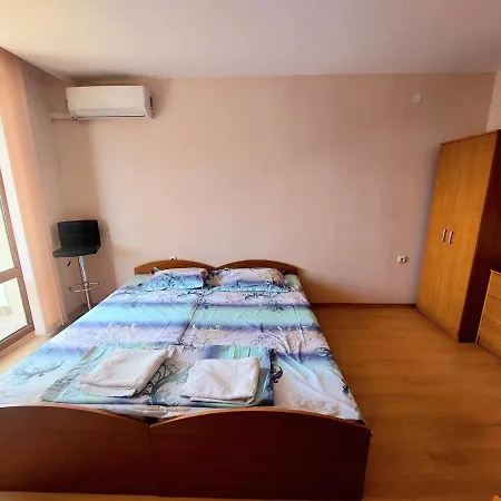 Prestige Studio First Line On The Хотел *