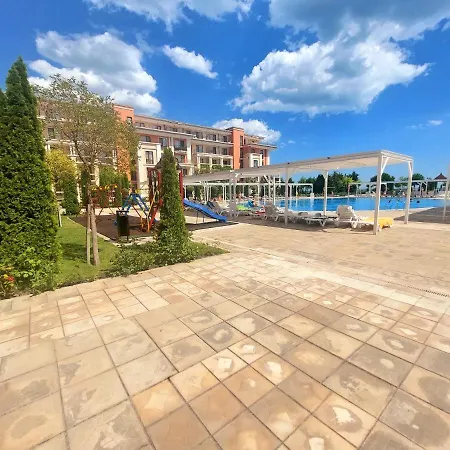 Prestige Studio First Line On The * スヴェティ・ヴラス