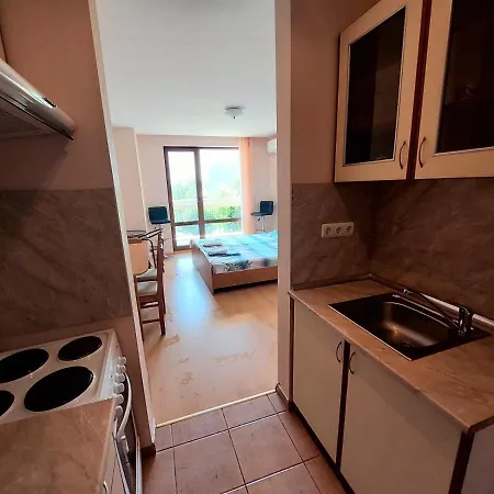 Prestige Studio First Line On The スヴェティ・ヴラス